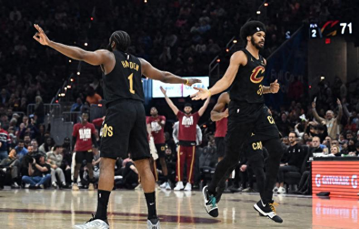 乐鱼网页版-NBA交易果然最成功，一个超级助攻王，带动全队集体爆发|詹姆斯·哈登|阿伦|骑士|斯特鲁斯|莫布里_新浪体育_新浪新闻